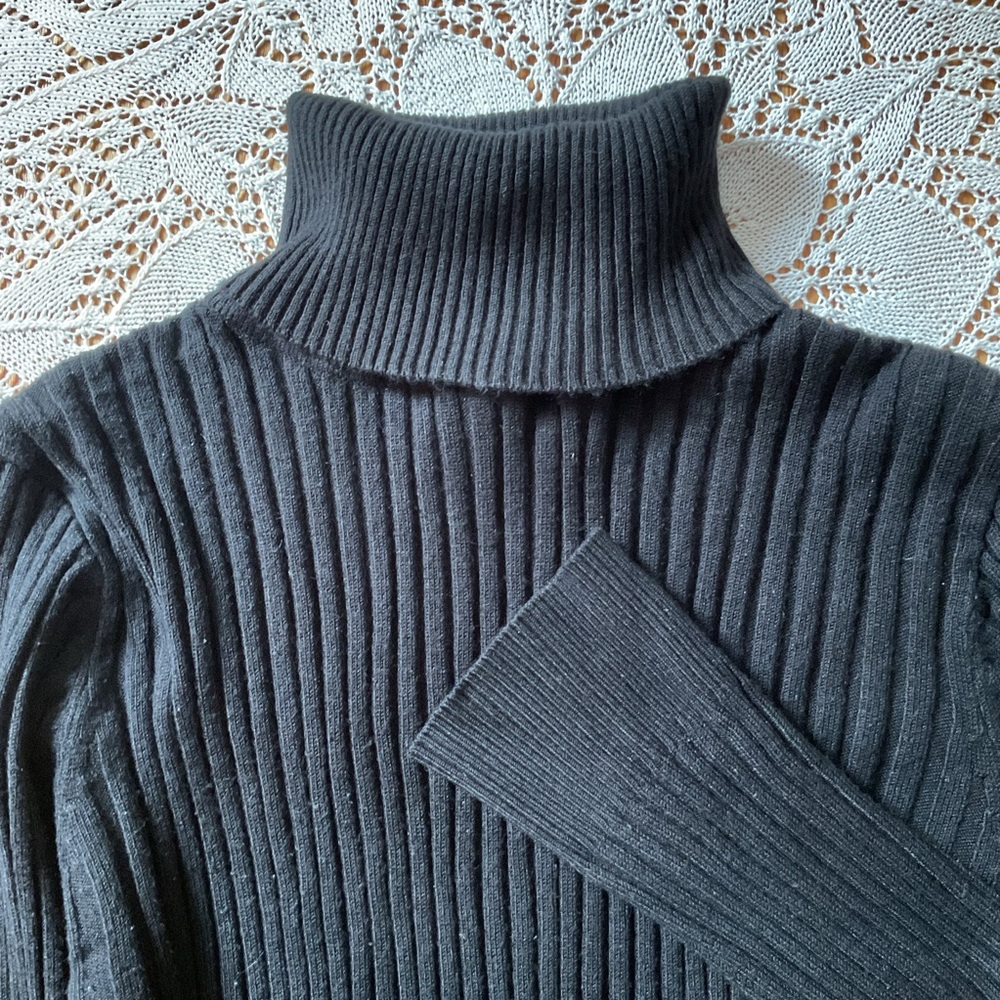 turtleneck ⭐️ Macy’s ⭐️ black ⭐️ ribbed knit - Picture 4 of 6